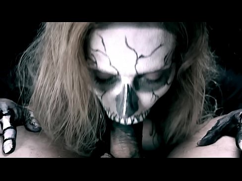 ❤️ Démonické dievča fajčí kokot svojimi čiernymi ústami a prehĺta semeno. ❤❌ Porno video na sk.wassell.ru ❌️